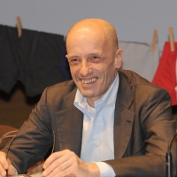 Foto Nicoloro G. 12/02/2011 Milano Al teatro Dal Verme manifestazione promossa da Giuliano Ferrara \" In mutande ma vivi \" contro \" i nuovi puritani \" e in difesa del premier Berlusconi. nella foto Alessandro Sallusti