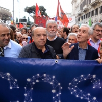 Foto Nicoloro G. 12/10/2013 Roma Manifestazione nazionale in difesa della Costituzione, ” La via maestra “, organizzata dalla FIOM. nella foto Antonio Di Pietro – Augusto Zagrebelsky – Stefano Rodotà - Sandra Bonsanti 