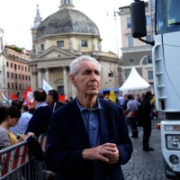 Foto Nicoloro G. 12/10/2013 Roma Manifestazione nazionale in difesa della Costituzione, ” La via maestra “, organizzata dalla FIOM. nella foto Stefano Rodotà    