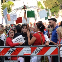 Foto Nicoloro G. 12/10/2013 Roma Manifestazione nazionale in difesa della Costituzione, ” La via maestra “, organizzata dalla FIOM. nella foto Un gruppo di manifestanti 