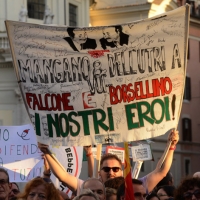 Foto Nicoloro G. 12/10/2013 Roma Manifestazione nazionale in difesa della Costituzione, ” La via maestra “, organizzata dalla FIOM. nella foto Un cartello a ricordo di Falcone e Borsellino 