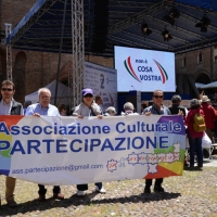 Foto Nicoloro G. 02/06/2013 Bologna Manifestazione in difesa della Costituzione organizzata da " Libertà e Giustizia " dal titolo " Non è cosa vostra ". nella foto Manifestanti e striscione