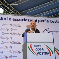Foto Nicoloro G. 02/06/2013 Bologna Manifestazione in difesa della Costituzione organizzata da " Libertà e Giustizia " dal titolo " Non è cosa vostra ". nella foto Gustavo Zagrebelsky 