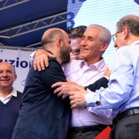 Foto Nicoloro G. 02/06/2013 Bologna Manifestazione in difesa della Costituzione organizzata da " Libertà e Giustizia " dal titolo " Non è cosa vostra ". nella foto Roberto Saviano – Stefano Rodotà