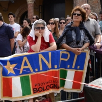 Foto Nicoloro G. 02/06/2013 Bologna Manifestazione in difesa della Costituzione organizzata da " Libertà e Giustizia " dal titolo " Non è cosa vostra ". nella foto Manifestanti e striscione 