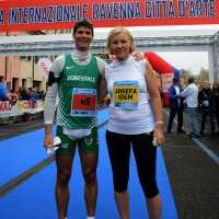 Foto Nicoloro G.   09/11/2014   Ravenna    Sedicesima edizione della \" Maratona Internazionale Ravenna Città d Arte \". nella foto il campione mondiale di canottaggio Marcello Miani e l\' olimpionica di canottaggio Josefa Idem, che hanno partecipato alla mezza maratona di 21,097 Km.
