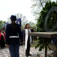 Foto Nicoloro G.   25/04/2014  Marzabotto ( Bologna )   Si celebra nella cittadina medaglia d' oro al Valore Militare la Festa della LIberazione con la partecipazione del presidente della Camera. nella foto il presidente della Camera Laura Boldrini rende onore al monumento alle vittime della strage.