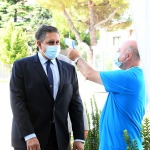 Foto Nicoloro G.   22/08/2020   Rimini    Quinta giornata del Meeting di CL 2020, che in questa edizione ha per titolo ' Privi di meraviglia, restiamo sordi al sublime '. nella foto il governatore della Liguria Giovanni Toti al suo arrivo al Meeting fa il test col Termoscanner.