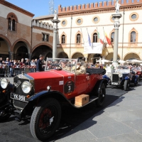 Foto Nicoloro G. 18/05/2012 Ravenna La 36° edizione del Rally 1000 Miglia, che conta la partecipazione di ben 382 auto storiche, passa da Ravenna per il controllo a timbro. nella foto Un auto partecipante