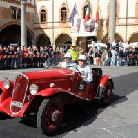 Foto Nicoloro G. 18/05/2012 Ravenna La 36° edizione del Rally 1000 Miglia, che conta la partecipazione di ben 382 auto storiche, passa da Ravenna per il controllo a timbro. nella foto Un auto partecipante