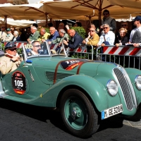 Foto Nicoloro G. 18/05/2012 Ravenna La 36° edizione del Rally 1000 Miglia, che conta la partecipazione di ben 382 auto storiche, passa da Ravenna per il controllo a timbro. nella foto Un auto partecipante