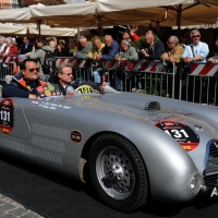 Foto Nicoloro G. 18/05/2012 Ravenna La 36° edizione del Rally 1000 Miglia, che conta la partecipazione di ben 382 auto storiche, passa da Ravenna per il controllo a timbro. nella foto Un auto partecipante