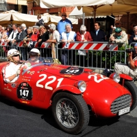 Foto Nicoloro G. 18/05/2012 Ravenna La 36° edizione del Rally 1000 Miglia, che conta la partecipazione di ben 382 auto storiche, passa da Ravenna per il controllo a timbro. nella foto Un auto partecipante
