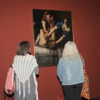 Foto Nicoloro G. 21/09/2011 Milano Presentata alla stampa la mostra ” Artemisia Gentileschi. Storia di una passione “, al palazzo Reale dal 22 settembre 2011 al 29 gennaio 2012. nella foto Visitatori in una sala della Mostra