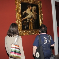 Foto Nicoloro G. 21/09/2011 Milano Presentata alla stampa la mostra ” Artemisia Gentileschi. Storia di una passione “, al palazzo Reale dal 22 settembre 2011 al 29 gennaio 2012. nella foto Visitatori in una sala della Mostra