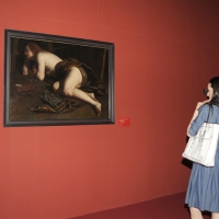 Foto Nicoloro G. 21/09/2011 Milano Presentata alla stampa la mostra ” Artemisia Gentileschi. Storia di una passione “, al palazzo Reale dal 22 settembre 2011 al 29 gennaio 2012. nella foto Visitatori in una sala della Mostra