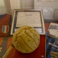 Foto Nicoloro G. 02/09/2013 San Giovanni Persiceto ( Bologna ) Inaugurazione della mostra ” I numeri 10 ” con cimeli, foto e maglie originali appartenute ai più rappresentativi calciatori che hanno ricoperto questo ruolo. nella foto Bacheca con cimeli del Bologna F.C.      