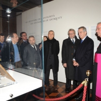Foto Nicoloro G. 20/11/2011 Milano Il neo ministro alla Cultura visita al Palazzo Reale la mostra " La bellezza nella parola ", capolavori di arte sacra di ambito lombardo unitamente ad opere di artisti contemporanei che illustrano il nuovo Evangeliario Ambrosiano usato nella solenne lettura delle celebrazioni liturgiche. nella foto Lorenzo Ornaghi – Stefano Boeri