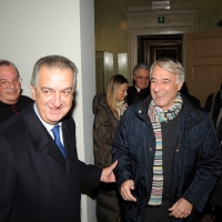 Foto Nicoloro G. 20/11/2011 Milano Il neo ministro alla Cultura visita al Palazzo Reale la mostra " La bellezza nella parola ", capolavori di arte sacra di ambito lombardo unitamente ad opere di artisti contemporanei che illustrano il nuovo Evangeliario Ambrosiano usato nella solenne lettura delle celebrazioni liturgiche. nella foto Lorenzo Ornaghi – Giuliano Pisapia