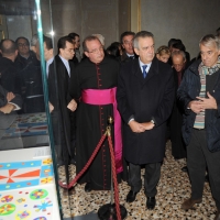Foto Nicoloro G. 20/11/2011 Milano Il neo ministro alla Cultura visita al Palazzo Reale la mostra " La bellezza nella parola ", capolavori di arte sacra di ambito lombardo unitamente ad opere di artisti contemporanei che illustrano il nuovo Evangeliario Ambrosiano usato nella solenne lettura delle celebrazioni liturgiche. nella foto Lorenzo Ornaghi – Giuliano Pisapia