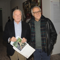 Foto Nicoloro G. 23/11/2011 Milano Presentata al palazzo Reale la mostra ” La transavanguardia italiana ” curata da Achille Bonito Oliva e che restera’ aperta al pubblico dal 24 novembre 2011 al 04 marzo 2012. L’ iniziativa mette in mostra cinque artisti contemporanei e sessantasei opere. nella foto Achille Bonito Oliva – Mimmo Paladino