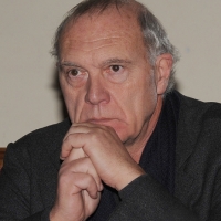 Foto Nicoloro G. 23/11/2011 Milano Presentata al palazzo Reale la mostra ” La transavanguardia italiana ” curata da Achille Bonito Oliva e che restera’ aperta al pubblico dal 24 novembre 2011 al 04 marzo 2012. L’ iniziativa mette in mostra cinque artisti contemporanei e sessantasei opere. nella foto Mimmo Paladino