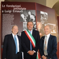 Foto Nicoloro G. 27/09/2011 Ravenna E’ stata inaugurata, sotto il patrocinio della Presidenza della Repubblica e della Banca d’ Italia, la mostra ” L’ eredita’ di Luigi Einaudi. La nascita dell’ Italia repubblicana e la costruzione dell’ Europa “, che ripercorre la vita del grande statista. nella foto Luigi Einaudi – Fabrizio Matteucci – Roberto Einaudi