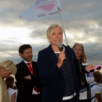 Foto Nicoloro G.  02/09/2014   Ravenna   Nona edizione dell\' IDBF,  Campionati Mondiali per club di di Dragon Boat. Partecipano 27 nazioni, 5300 atleti, 129 club che gareggeranno nelle tre categorie Open maschili, femminili e misti. nella foto la campionessa olimpica di canoa Josefa Idem madrina dell\' evento e portavoce dell\' associazione Linea Rosa di Ravenna.