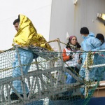 Foto Nicoloro G.   03/01/2024   Porto Corsini - Ravenna   Ha attraccato nel porto di Ravenna la nave di Medici senza Frontiere Geo Barents con a bordo 336 migranti. Di questi 229 sono uomini, 3 donne e 34 minori di cui 27 non accompagnati. Provenienti da diversi paesi, come Pakistan, Eritrea, Egitto, Yemen, Siria e anche Palestina, verrano ripartiti equamente, secondo un piano del Viminale, tra Lombardia, Toscana ed Emilia-Romagna. nella foto un momento dello sbarco dei migranti.