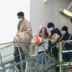 Foto Nicoloro G.   03/01/2024   Porto Corsini - Ravenna   Ha attraccato nel porto di Ravenna la nave di Medici senza Frontiere Geo Barents con a bordo 336 migranti. Di questi 229 sono uomini, 3 donne e 34 minori di cui 27 non accompagnati. Provenienti da diversi paesi, come Pakistan, Eritrea, Egitto, Yemen, Siria e anche Palestina, verrano ripartiti equamente, secondo un piano del Viminale, tra Lombardia, Toscana ed Emilia-Romagna. nella foto un momento dello sbarco dei migranti.