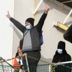 Foto Nicoloro G.   03/01/2024   Porto Corsini - Ravenna   Ha attraccato nel porto di Ravenna la nave di Medici senza Frontiere Geo Barents con a bordo 336 migranti. Di questi 229 sono uomini, 3 donne e 34 minori di cui 27 non accompagnati. Provenienti da diversi paesi, come Pakistan, Eritrea, Egitto, Yemen, Siria e anche Palestina, verrano ripartiti equamente, secondo un piano del Viminale, tra Lombardia, Toscana ed Emilia-Romagna. nella foto un gesto di gioia ed esultanza per avercela fatta.