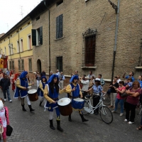 Foto Nicoloro G.   13/09/2015   Ravenna   Nell\' ambito delle celebrazioni per il 750Â° dalla nascita del Sommo Poeta si e\' svolta la tradizionale offerta dell\' olio per la lampada che arde nel sepolcro di Dante da parte del Comune di Firenze. nella foto il corteo in costume si porta alla tomba di Dante.