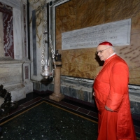 Foto Nicoloro G. 08/09/2013 Ravenna Tra le varie celebrazioni per il 692esimo anniversario della morte di Dante Alighieri anche la tradizionale offerta da parte del Comune di Firenze dell’ olio che alimenta la lampada nella tomba del Sommo Poeta. nella foto Il Cardinale Josè Saraiva Martins