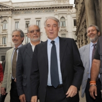 NIK_5Foto Nicoloro G. 01/06/2011 Milano Passaggio di consegne a palazzo Marino dall’ ex sindaco Letizia Moratti al neo eletto Giuliano Pisapia. nella foto Giuliano Pisapia