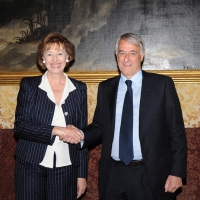 NIK_Foto Nicoloro G. 01/06/2011 Milano Passaggio di consegne a palazzo Marino dall’ ex sindaco Letizia Moratti al neo eletto Giuliano Pisapia. nella foto Letizia Moratti – Giuliano Pisapia
