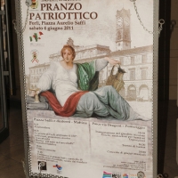 Foto Nicoloro G. 04/06/2011 Forli (FC) In occasione dei 150 anni dell’ Unita’ d’ Italia e della Festa della Repubblica a Forli’ viene rinnovata la tradizione, risalente al 1849, del ” pranzo patriottico “. Infatti nel lontano 1849 si svolse nella cittadina romagnola un gran banchetto che coinvolse 1090 commensali, di diversa estrazione sociale ed economica, con un sogno comune di un’ Italia unita e repubblicana. nella foto Il manifesto dell'evento