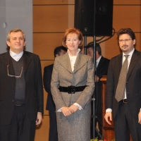 Foto Nicoloro G. Milano 07/12/2010 Edizione 2010 dell’ Ambrogino d’ oro, manifestazione che premia con ” civiche benemerenze ” semplici cittadini, associazioni, professionisti, artisti meritevoli.  nella foto don Virginio Colmegna – Letizia Moratti – Manfredi Palmeri
