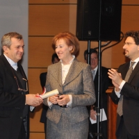 Foto Nicoloro G. Milano 07/12/2010 Edizione 2010 dell’ Ambrogino d’ oro, manifestazione che premia con ” civiche benemerenze ” semplici cittadini, associazioni, professionisti, artisti meritevoli.  nella foto don Virginio Colmegna – Letizia Moratti – Manfredi Palmeri