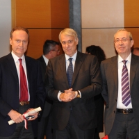 Foto Nicoloro G. 07/12/2011 Milano Tradizionale consegna degli Ambrogini d' oro, massima onorificenza cittadina. nella foto Ottavio Alfieri – Giuliano Pisapia – Basilio Rizzo