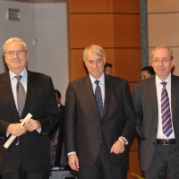 Foto Nicoloro G. 07/12/2011 Milano Tradizionale consegna degli Ambrogini d' oro, massima onorificenza cittadina. nella foto Guido Rossi – Giuliano Pisapia – Basilio Rizzo