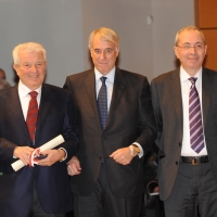 Foto Nicoloro G. 07/12/2011 Milano Tradizionale consegna degli Ambrogini d' oro, massima onorificenza cittadina. nella foto Corrado Stajano - Giuliano Pisapia - Basilio Rizzo