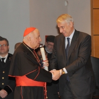 Foto Nicoloro G. 07/12/2011 Milano Tradizionale consegna degli Ambrogini d' oro, massima onorificenza cittadina. nella foto Dionigi Tettamanzi – Giuliano Pisapia