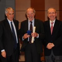 Foto Nicoloro G. 07/12/2012 Milano Tradizionale cerimonia di consegna delle civiche benemerenze del Comune di Milano nel giorno di S. Ambrogio. nella foto Salvatore Veca – Giuliano Pisapia – Basilio Rizzo 