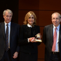 Foto Nicoloro G.  07/12/2013  Milano  Assegnati gli Ambrogini d' oro e le Menzioni speciali ai cittadini che più si sono distinti nelle rispettive attività. nella foto la scrittrice Alessandra Appiano tra il sindaco Giuliano Pisapia e il presidente del Consiglio comunale Basilio Rizzo.