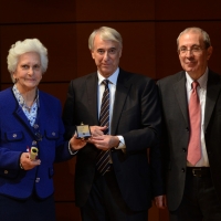 Foto Nicoloro G.  07/12/2013  Milano  Assegnati gli Ambrogini d' oro e le Menzioni speciali ai cittadini che più si sono distinti nelle rispettive attività. nella foto Anna Clerici Grandi, rappresentante della Federazione Amici dei Musei e già curatrice del Museo Poldi Pezzoli,  il sindaco Giuliano Pisapia e il presidente del Consiglio comunale Basilio Rizzo.