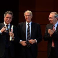 Foto Nicoloro G.  07/12/2013  Milano  Assegnati gli Ambrogini d' oro e le Menzioni speciali ai cittadini che più si sono distinti nelle rispettive attività. nella foto da sinistra il sociologo Nando Dalla Chiesa, il sindaco Giuliano Pisapia e il presidente del Consiglio comunale Basilio Rizzo.