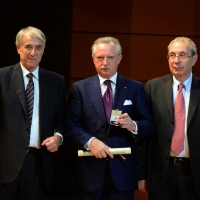Foto Nicoloro G.  07/12/2013  Milano  Assegnati gli Ambrogini d' oro e le Menzioni speciali ai cittadini che più si sono distinti nelle rispettive attività. nella foto il direttore dell' Hotel Principe di Savoia Ezio Attilio Indiani tra il sindaco Giuliano Pisapia e il presidente del Consiglio comunale Basilio Rizzo.