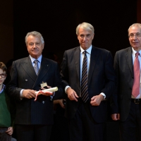 Foto Nicoloro G.  07/12/2013  Milano  Assegnati gli Ambrogini d' oro e le Menzioni speciali ai cittadini che più si sono distinti nelle rispettive attività. nella foto da sinistra Marco Pasetti, erede della Farmaceutici dott. Ciccarelli, il sindaco Giuliano Pisapia e il presidente del Consiglio comunale Basilio Rizzo.