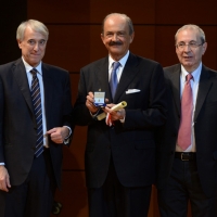 Foto Nicoloro G.  07/12/2013  Milano  Assegnati gli Ambrogini d' oro e le Menzioni speciali ai cittadini che più si sono distinti nelle rispettive attività. nella foto il dottor Giancarlo Roviario tra il sindaco Giuliano Pisapia e il presidente del Consiglio comunale Basilio Rizzo.