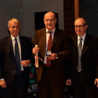 Foto Nicoloro G.  07/12/2014    Milano    Tradizionale cerimonia della consegna degli Ambrogini da parte del Comune di Milano. nella foto il giornalista e scrittore Gabriele Nissim tra il sindaco Giuliano Pisapia e il presidente del Consiglio comunale Basilio Rizzo.